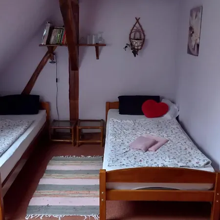 Hajovna U Dubu Guest house Karlstejn
